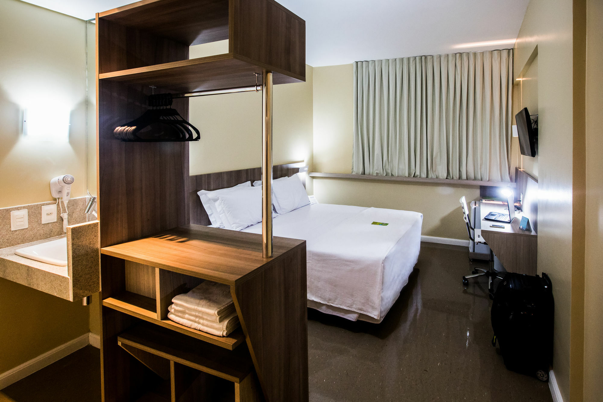 Slim Cuiaba Aeroporto Hotel Exterior photo